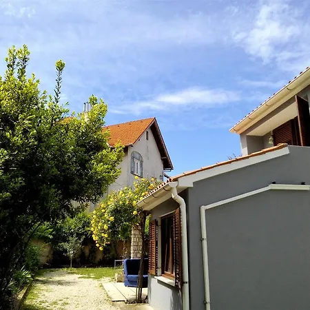 Konoba Yan Apartment *